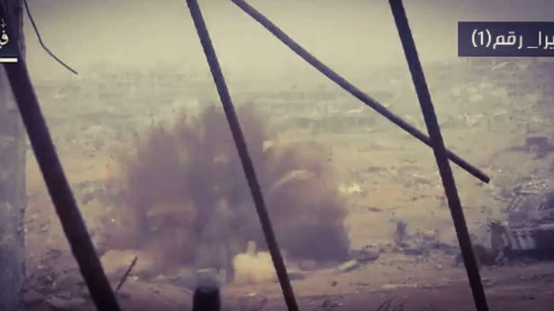لحظة مقتل عناصر للنظام في كمين على أطراف الغوطة (فيديو) 