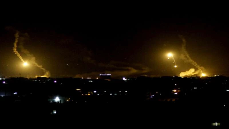 انفجارات تهز مطار الضبعة العسكري في ريف حمص