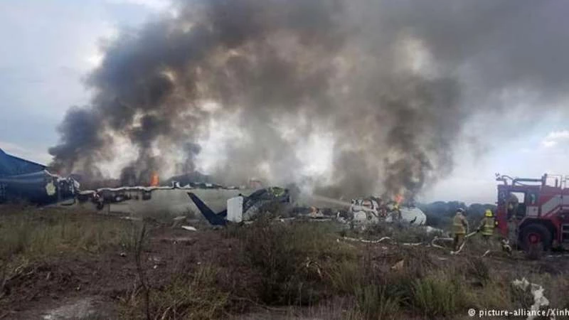 معجزة المكسيك.. تحطمت الطائرة واحترقت ونجا جميع الركاب! (فيديو)