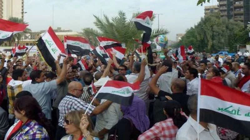 آلاف العراقيين يواصلون الاحتجاجات لعدم تلبية مطالبهم (فيديو)