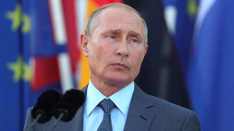 بلومبيرغ: بوتين يتحدى مطالب ترامب بطرد إيران من سوريا