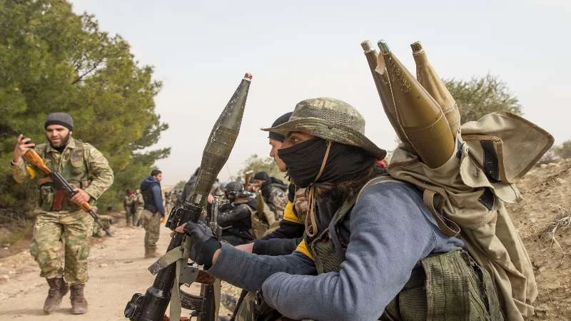 "الوحدات الكردية" تستهدف الجيش الحر في عفرين بـ الغازات السامة