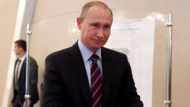 النتائج الأولية للانتخابات الرئاسية الروسية تشير إلى فوز بوتين 