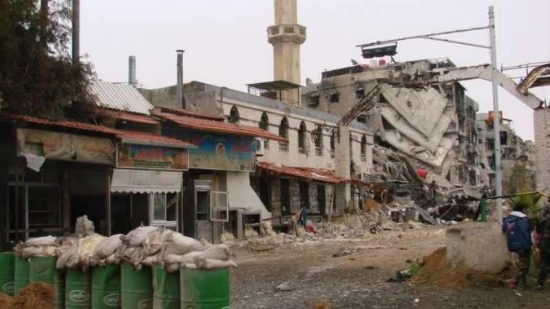 هكذا يحاول أهالي مخيم اليرموك كسر الحصار المفروض عليهم (فيديو)