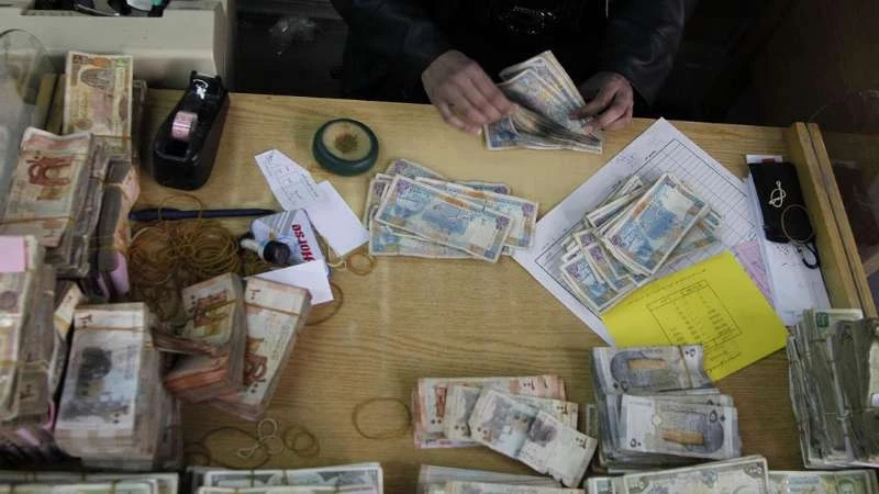 تراجع في سعر الليرة السورية أمام العملات الأجنبية