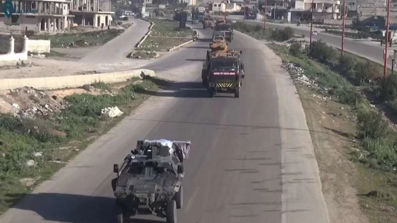 تعزيزات عسكرية روسية وتركية تصل ريف حماة