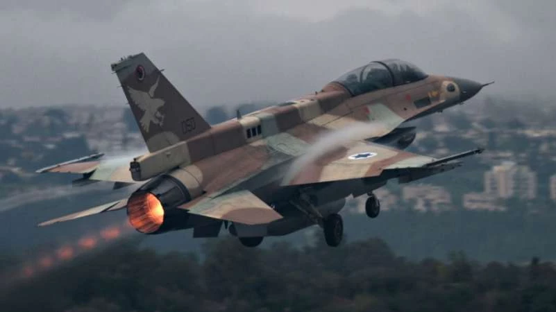 "هآرتس" توضح أسباب توقف الضربات الإسرائيلية في سوريا
