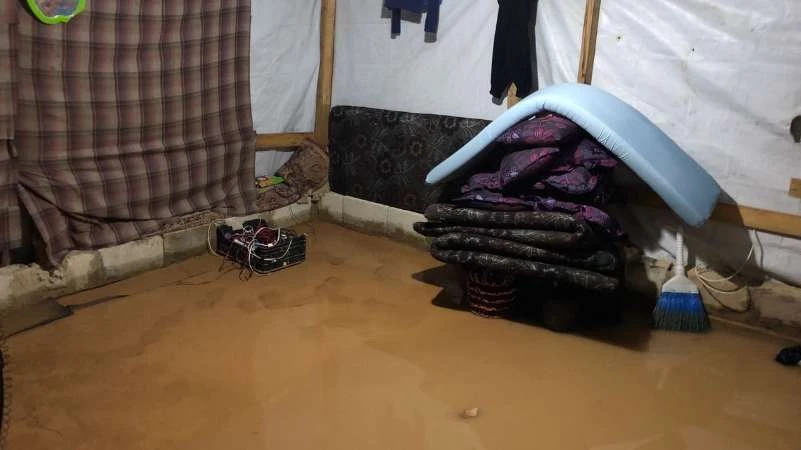 خيام اللاجئين السوريين في عرسال تغرق بسبب الأمطار (صور)