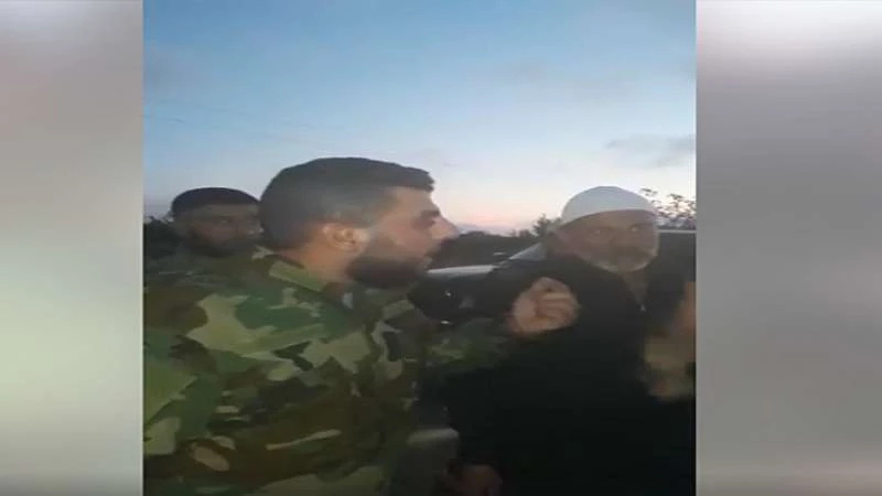 "فصائل محلية" بالسويداء "تُهين" ميليشيا "دفاع وطني" قادمة من حماة (فيديو)