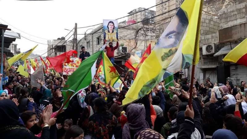 مظاهرة لأكراد في شوارع دمشق تثير غضب الموالين! (صور)