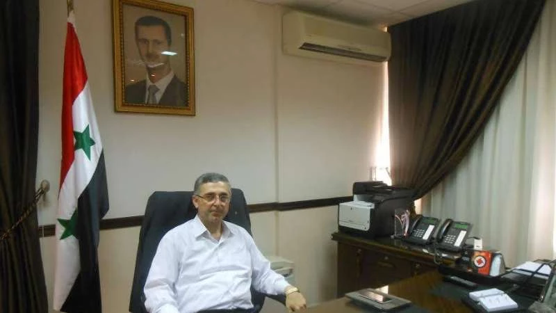 موالون للنظام يفتحون النار على وزير "المصالحة" وشقيقه