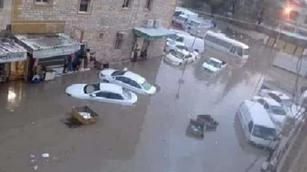 السيول تُغرق مناطق عدّة في الكويت (فيديو)