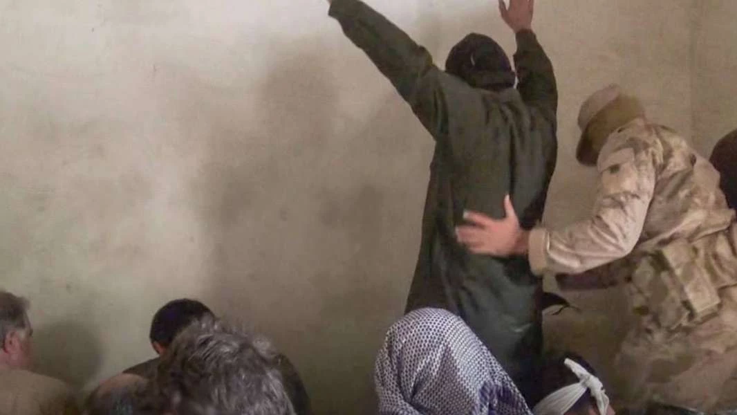 "تحرير الشام" تلقي القبض على عناصر من "داعش" في بلدة تلمنس بريف إدلب (صور)