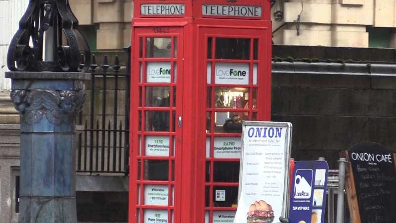 هكذا تم استغلال أكشاك الهواتف المهجورة في لندن (صور)