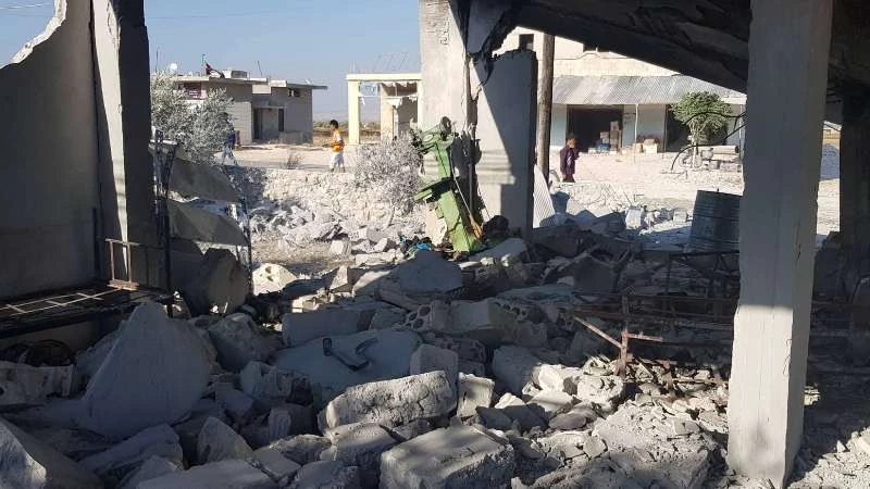 ضحايا مدنيون بقصف جوي غربي إدلب (صور)
