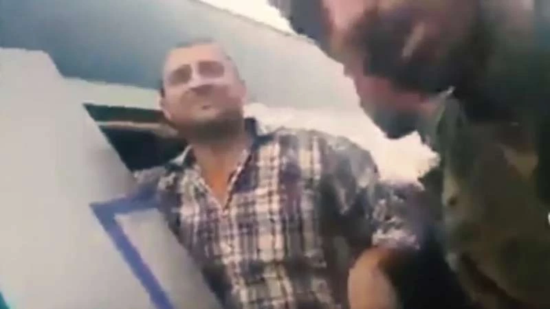 مُهجّر من الغوطة يسخر من عناصر النظام وإعلامه (فيديو)