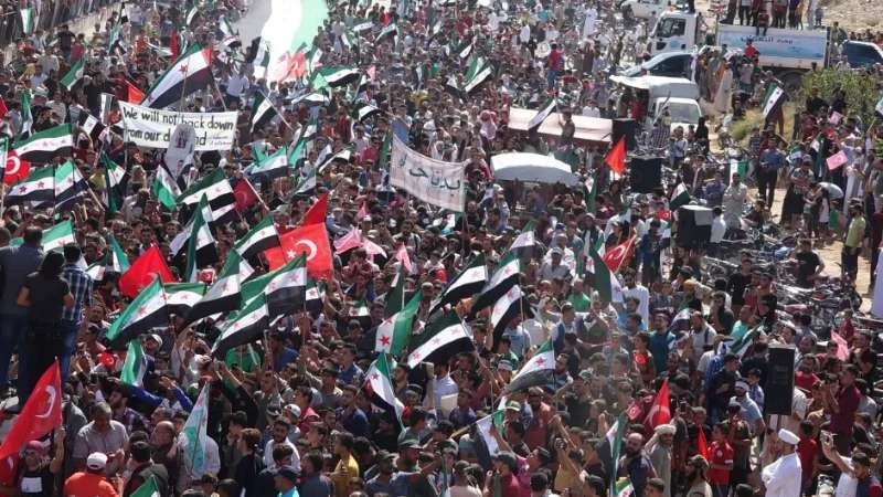 الآلاف يشعلون الشمال السوري بالمظاهرات (فيديو+صور)