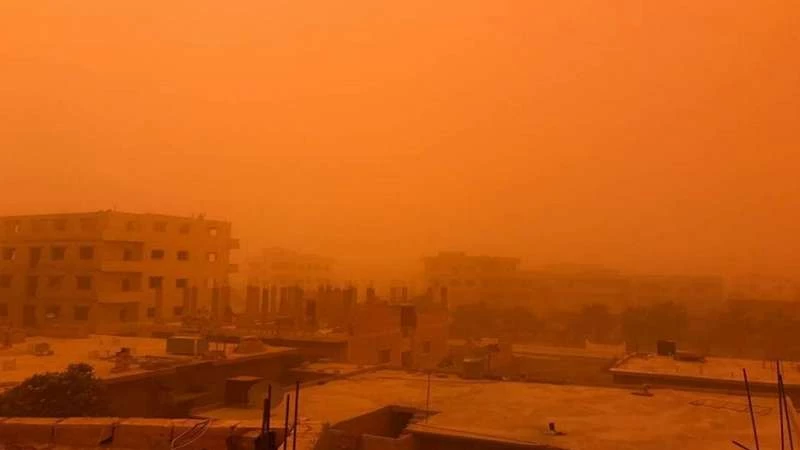 دير الزور.. الغبار يوقع ميليشيات النظام بكمائن داعش وحميميم تنأى بنفسها (صور)