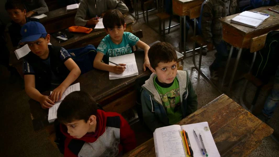 هكذا يعامل مدرسو نظام الأسد أبناء وأهالي الغوطة الشرقية بريف دمشق