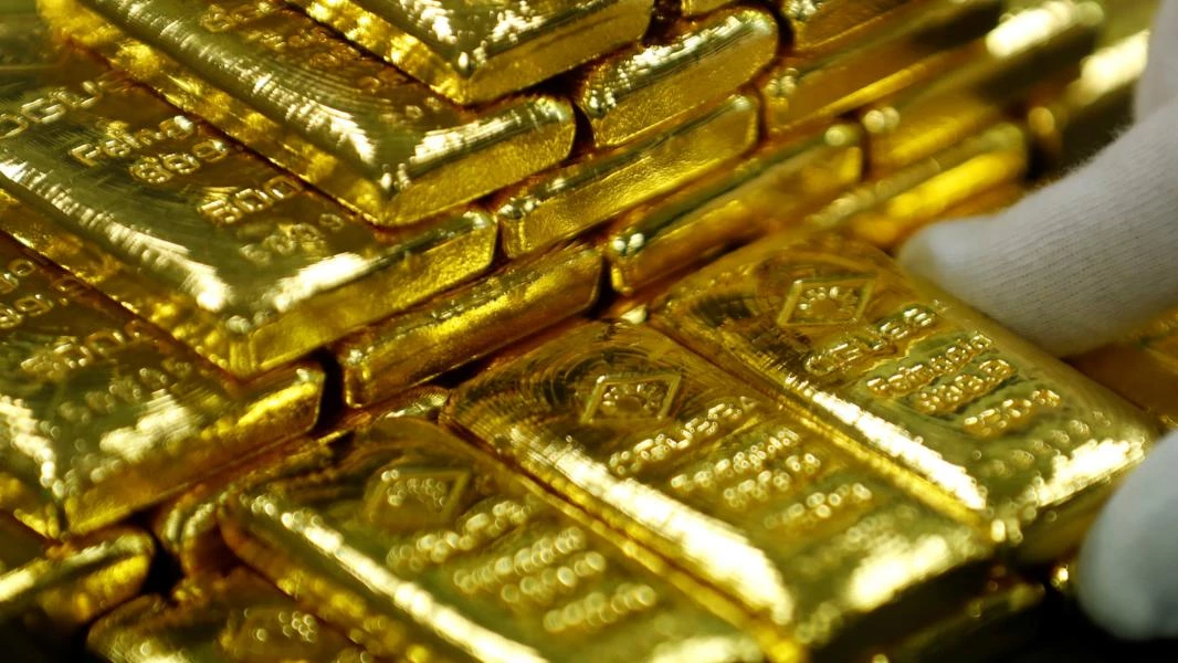 الذهب يشهد هبوطاً مع استمرار صعود الدولار