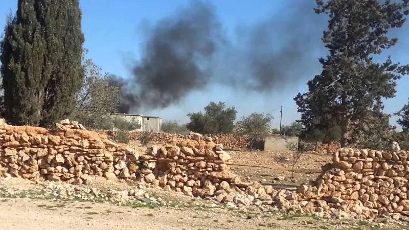 ميليشيات أسد تستهدف المدنيين في ريف حماة بعشرات القذائف