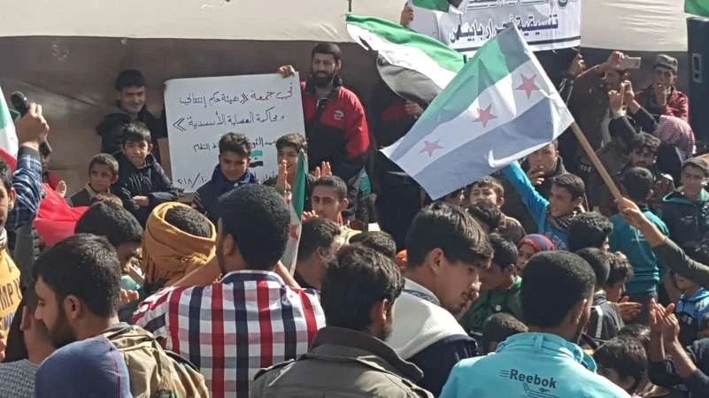 آلاف السوريين يجددون المظاهرات في الشمال السوري (صور + فيديو)