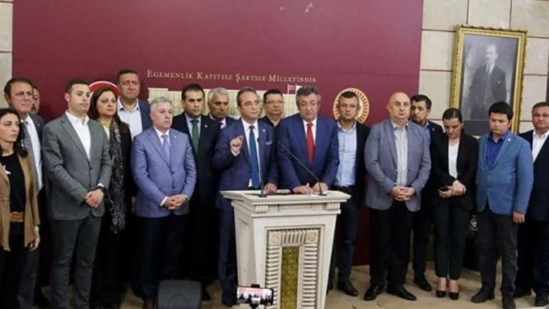 بعد الانتقادات التي طالتهم 15 نائبا تركيا يعودون إلى حزبهم الأم