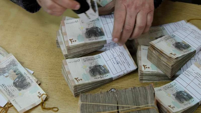 ارتفاع كبير في قيمة الليرة السورية أمام الدولار