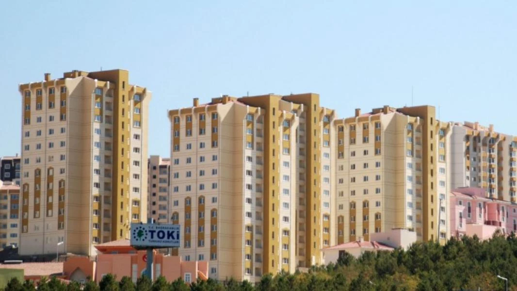 ما أسباب إقبال السوريين المجنسين في تركيا على شراء البيوت؟