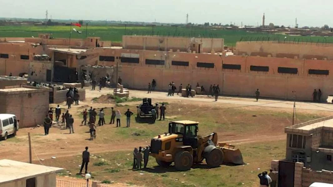 ميليشيا "الوحدات الكردية" تنقل سجناء لديها إلى هذا المكان 