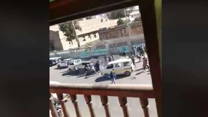 يمني يفض شجاراً بقنبلة! (فيديو)