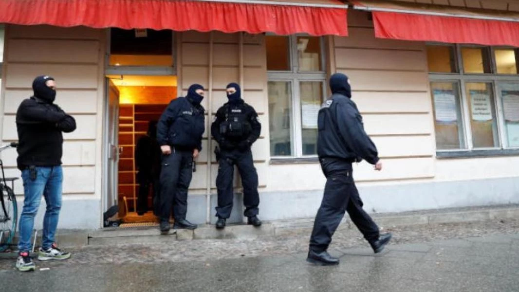 الشرطة الألمانية تفتش مسجداً في برلين