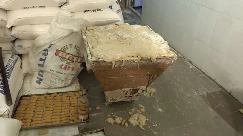 بلدية أسنيورت تغلق عدداً من المطاعم السورية لهذه الأسباب (صور)
