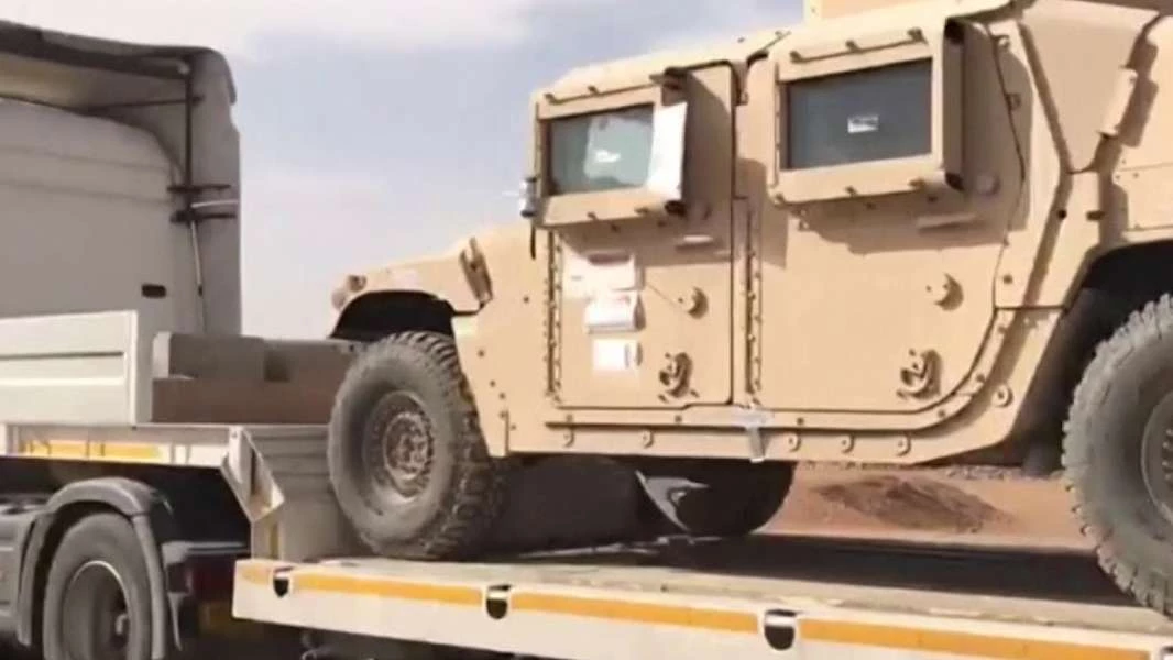 وكالة: عشرات الشاحنات محملة بمعدات عسكرية أمريكية تغادر سوريا