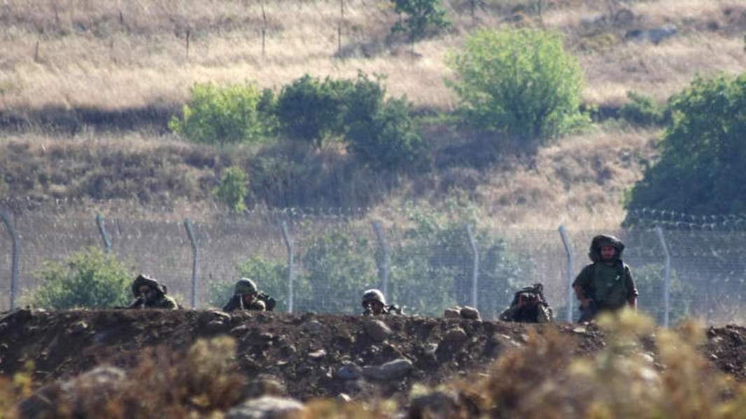 إسرائيل تعلن إطلاق النار على مسلحين حاولوا عبور هضبة الجولان المحتلة