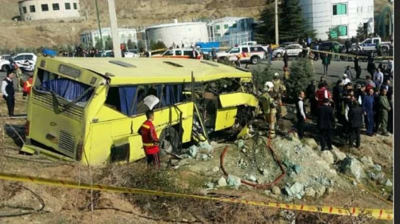 حادث انقلاب حافلة في إيران يودي بحياة 7 طلاب