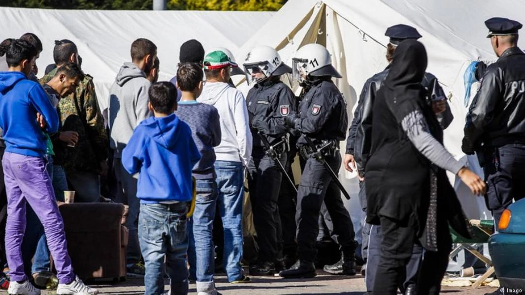 كيف تعاقب دول أوروبية وتركيا من يثبت جرمه من اللاجئين؟