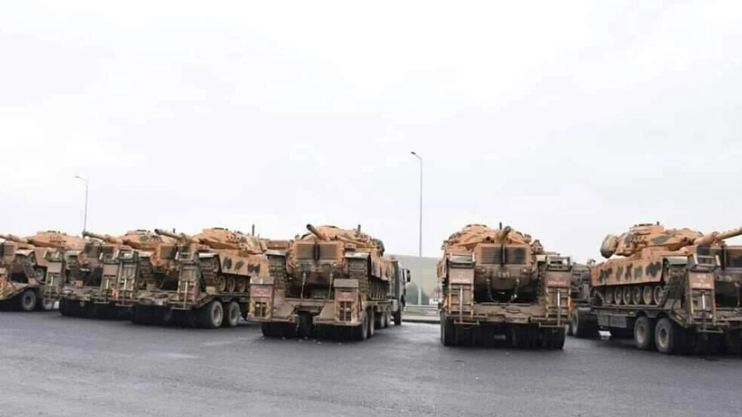 تركيا تُرسل دبابات (سابرا ام-60) إلى الحدود مع سوريا (صور)