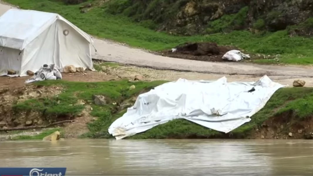 خطر يهدد الأهالي قرب نهر العاصي بريف إدلب (فيديو)