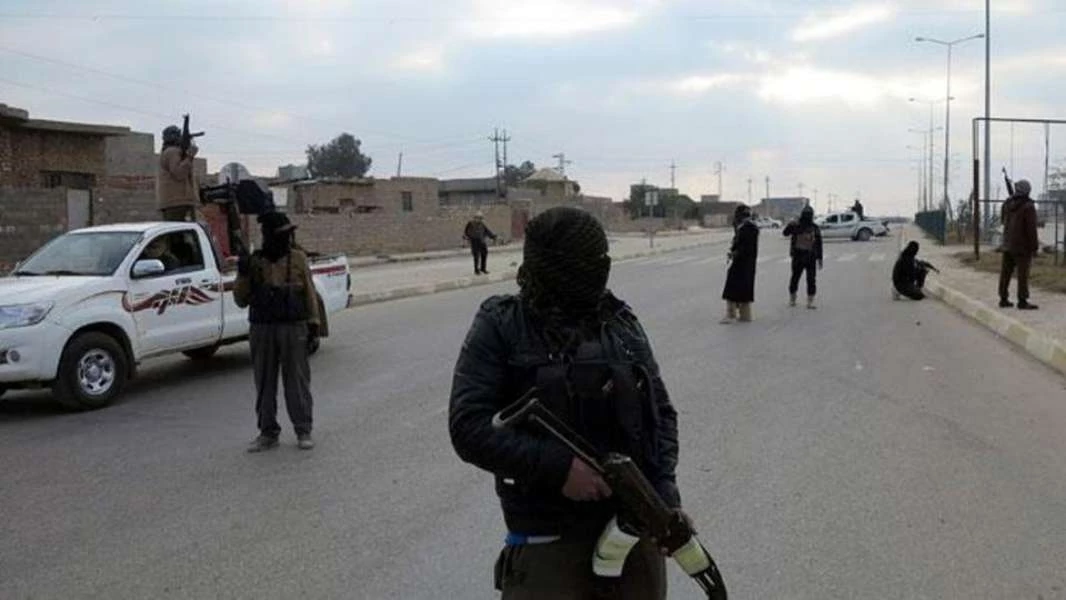 "داعش" يجمع الأسرى لديه في منطقة واحدة بديرالزور
