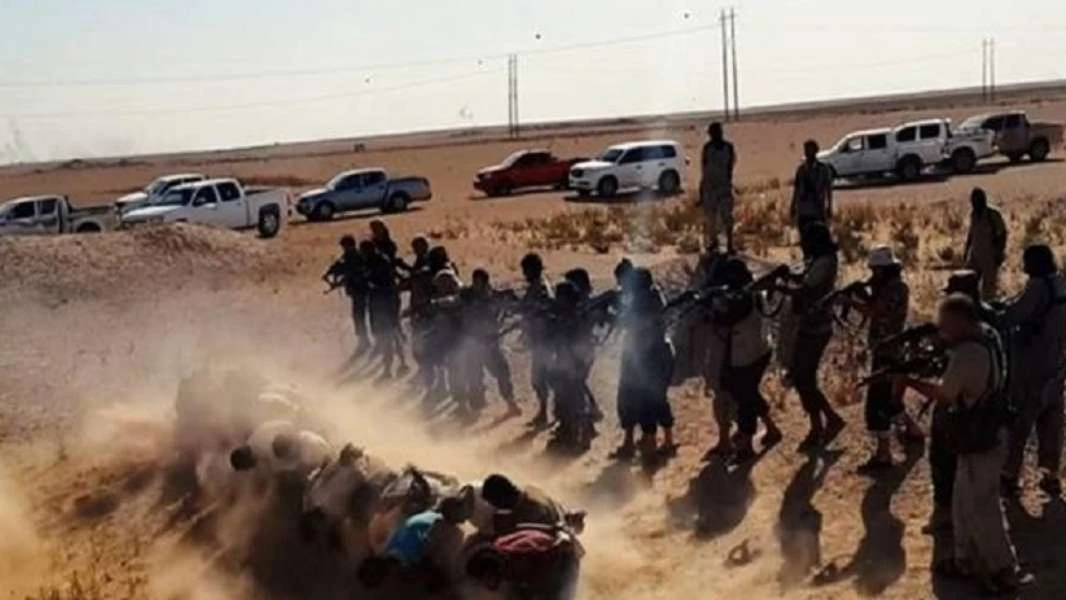 "داعش" يعدم عناصر لـ"قسد" في ديرالزور (صور)