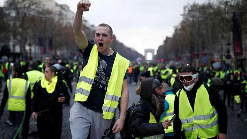 "السترات الصفراء" تطلق دعوات من أجل الاحتجاج في العاصمة باريس