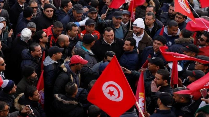 دعوة لـ "إضراب وطني" جديد‭ ‬في تونس لرفع أجور 