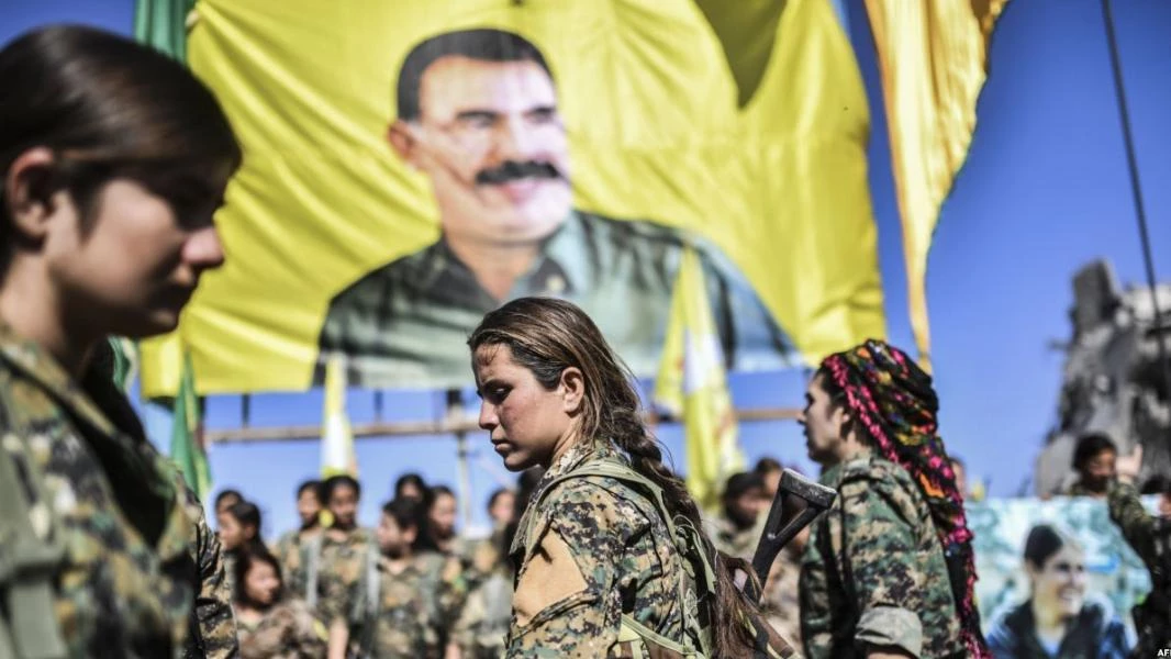 مصدر كردي يكشف معلومات صادمة عن مفاوضات الروس و"الوحدات الكردية" بشأن شرق الفرات