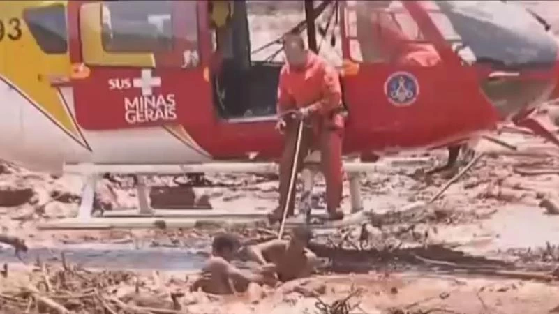 عشرات القتلى بانهيار سدود للمياه الملوثة بنفايات التعدين في البرازيل (فيديو)