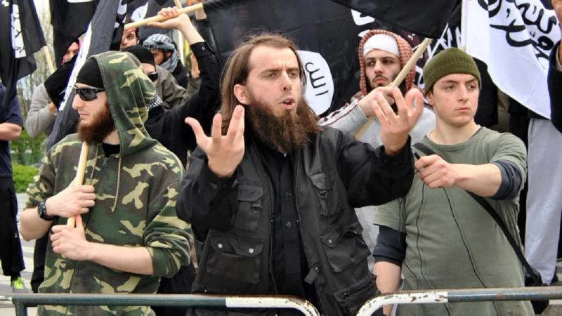 من هم أسرى داعش الفرنسيون الذين تسعى باريس لاستعادتهم من سجون "قسد"؟