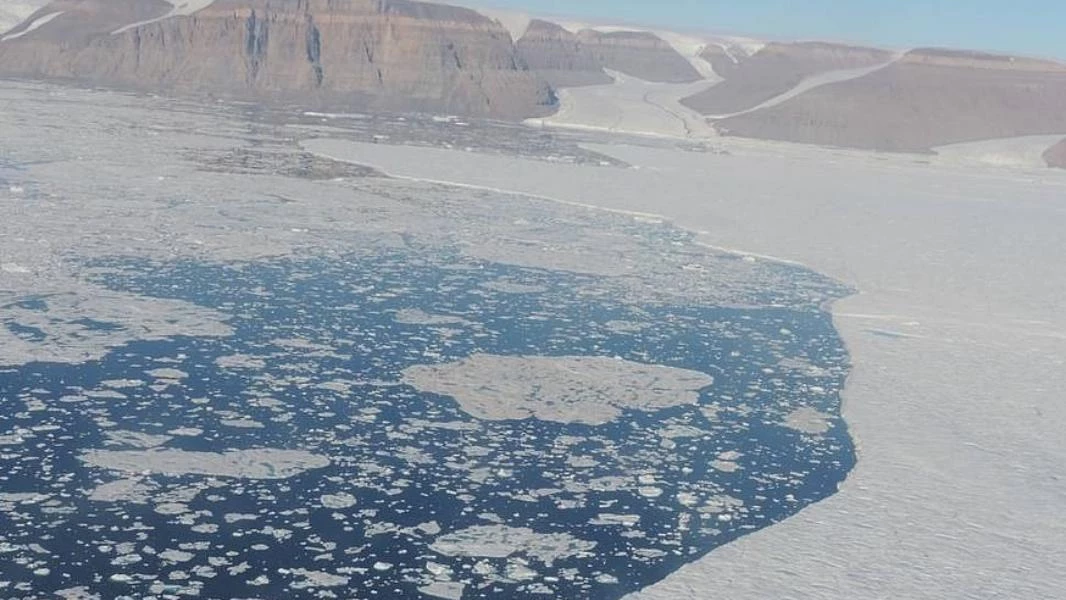 علماء يكتشفون صدعاً جليدياً يهدد بانفجار جديد