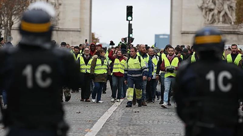 وزير داخلية فرنسا يقلل من حجم احتجاجات "السترات الصفراء"