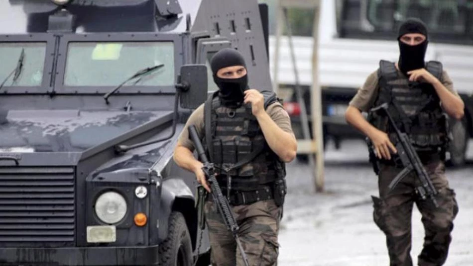 تركيا: قوات الدرك أوقفت 3 "إرهابيين" قبل تنفيذهم هجمات داخل المدن