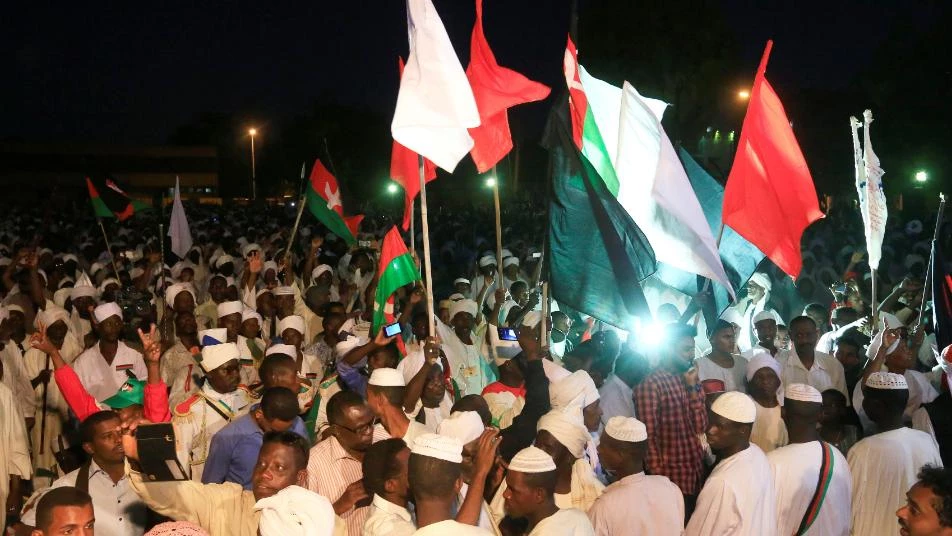 الرئيس السوداني يفوّض صلاحياته لنائبه في الحزب الحاكم 